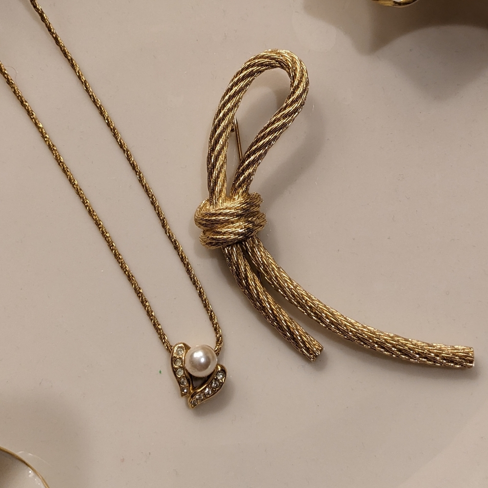 Vintage Christian Dior Faux Pearl Necklace - Picture 3 of 3